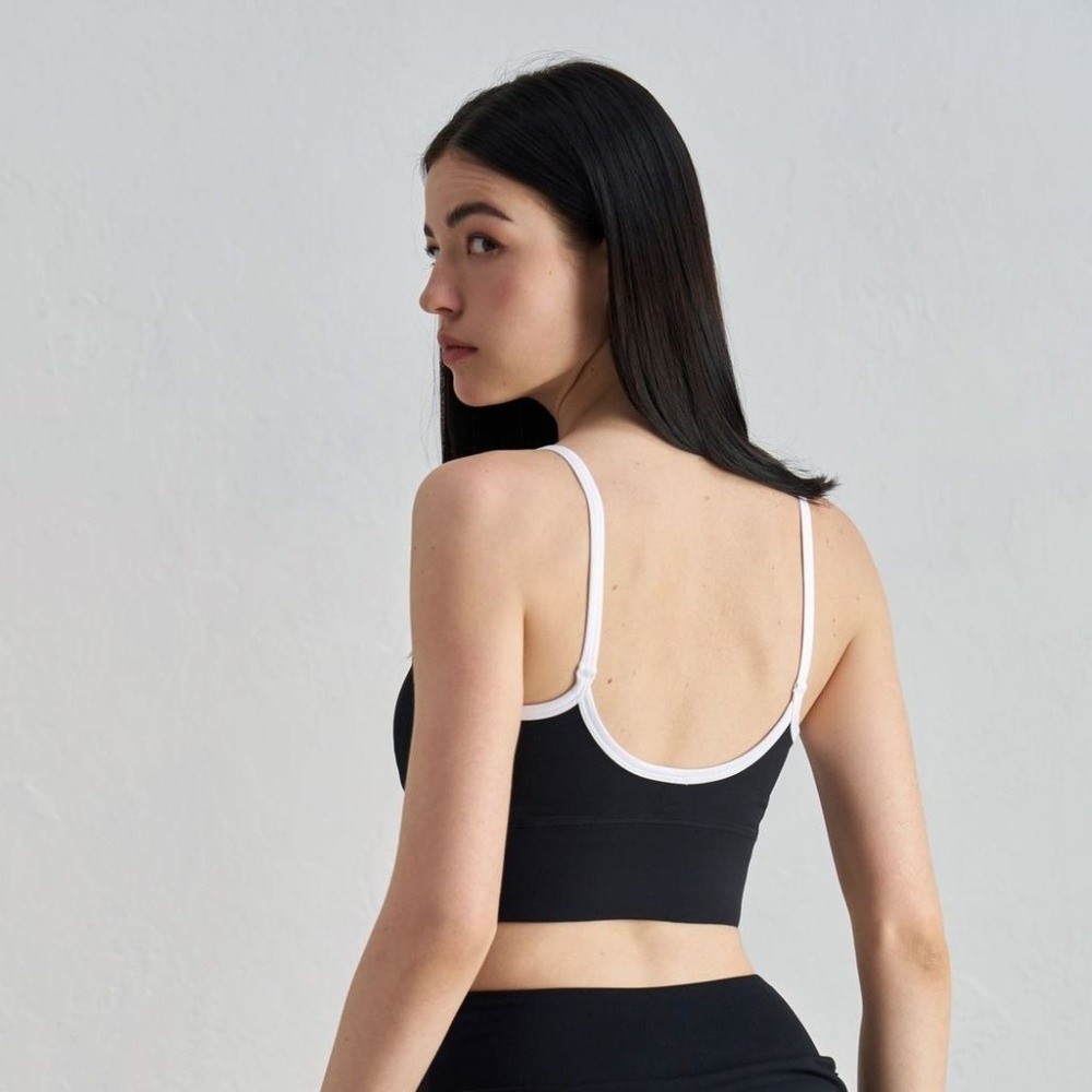 เสื้อกีฬาสีตัดกัน ดีไซน์ระบายอ - Fitness Yoga Youth บทวิจารณ์และราคา